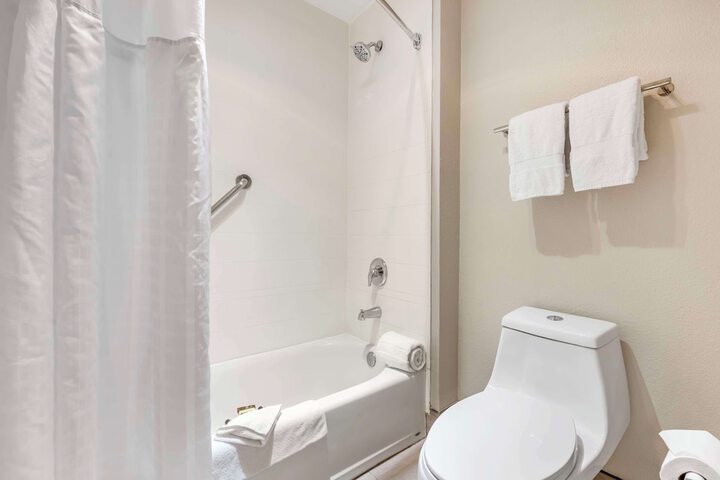 Best Western Plus Grand Manor Inn