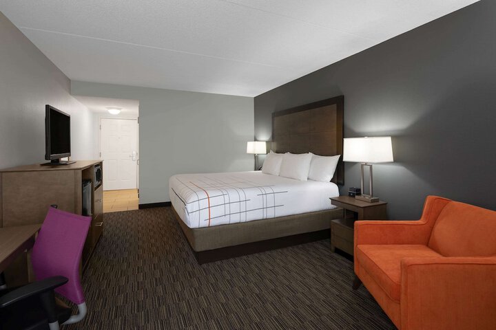 Room 21 of 27