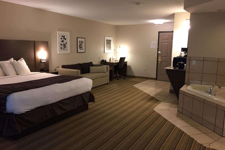 Country Inn & Suites by Radisson Platteville, WI