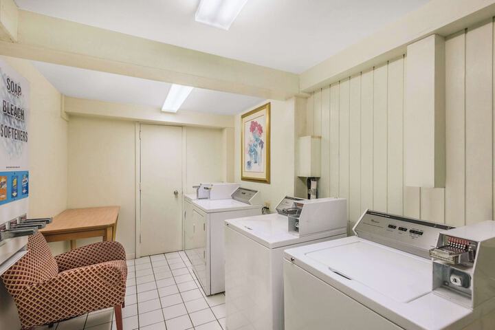 Days Inn by Wyndham Rutland / Killington Area