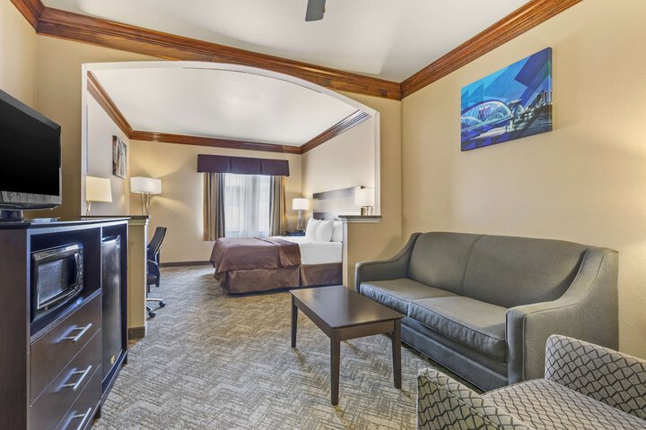 Room 8 of 35