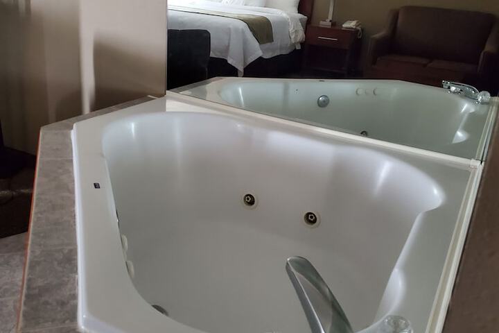 Room 15 of 40