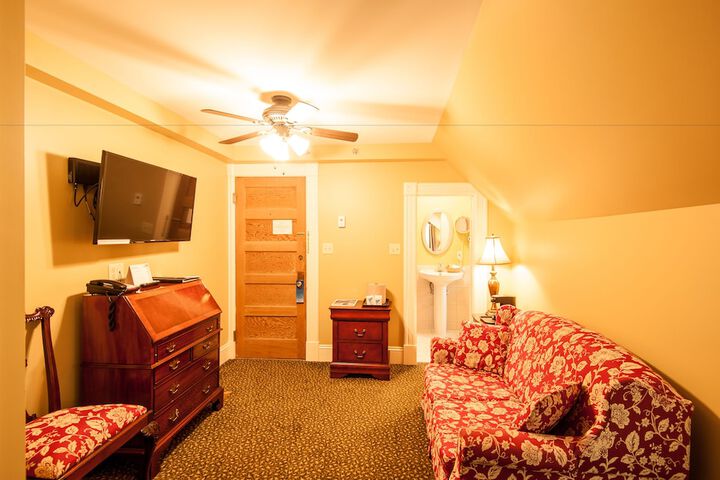 Room 30 of 68