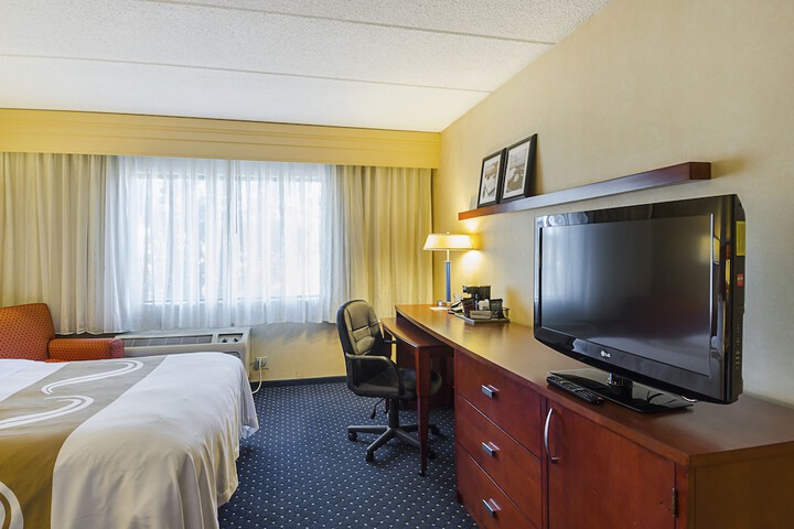 Room 8 of 17