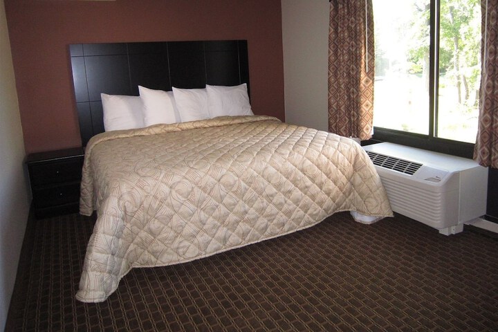 Room 32 of 49