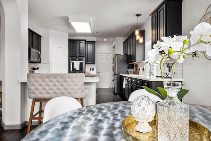 Upscale 4BR Cypress Home w Pool Hot Tub, Theater, Sleeps 20