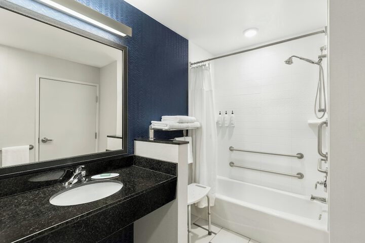 Fairfield Inn & Suites by Marriott St. Paul Northeast