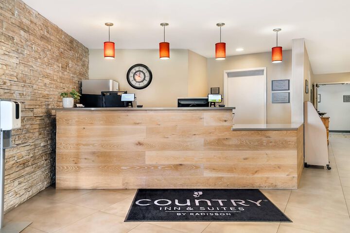Country Inn & Suites by Radisson Frederick, MD
