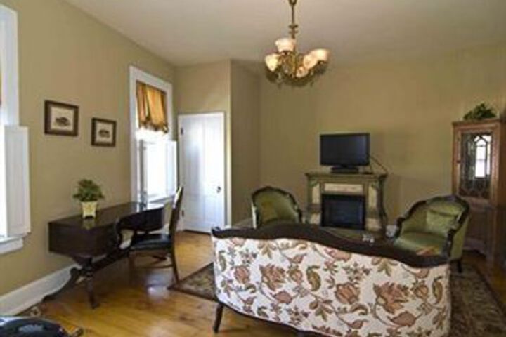 The Glendalia Boutique Hotel & Culinary Studio