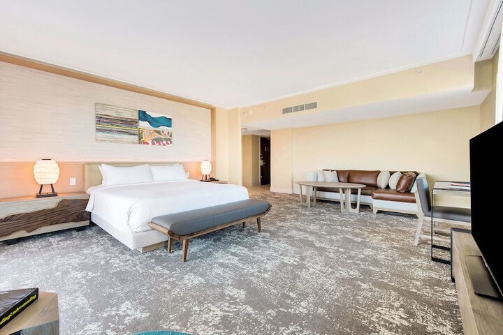 Room 42 of 80