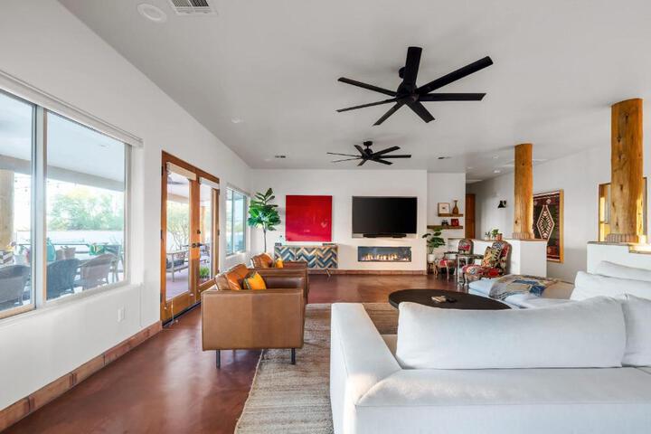 Grand Desert Getaway with Pool and Peloton with Sonos and Office