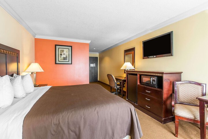 Room 14 of 39