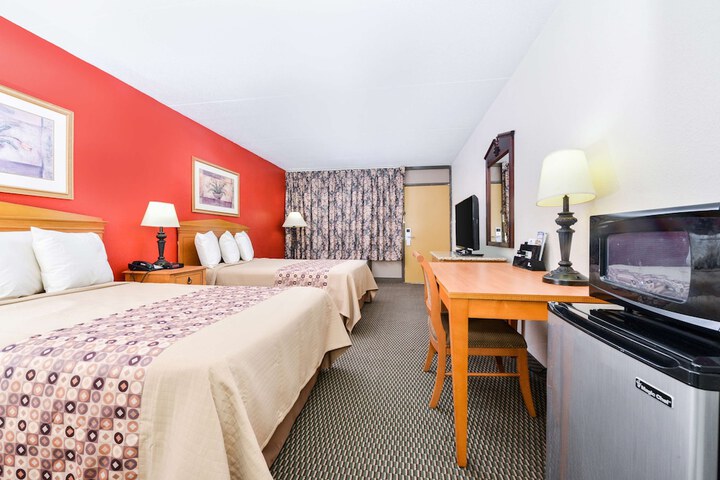 Room 13 of 30