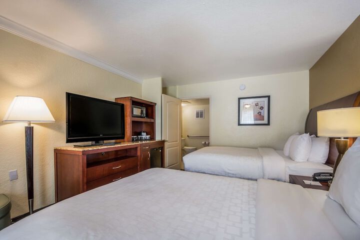 Room 44 of 115