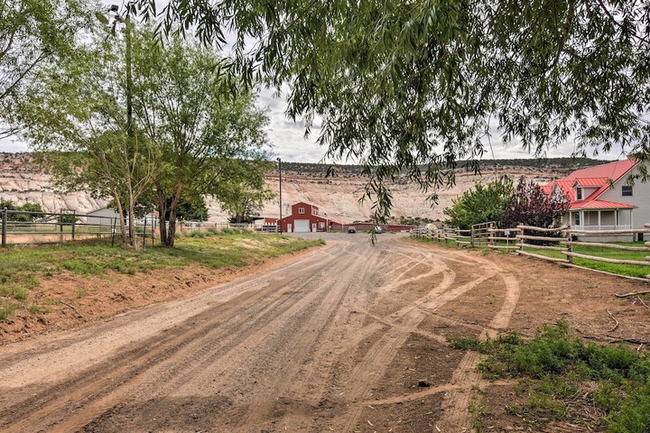 Charming Barn Apt in Boulder! Gateway to Parks!