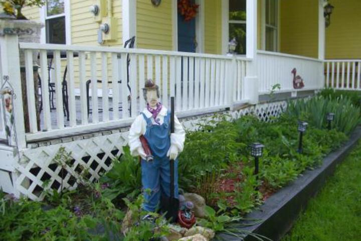 THE WHITMAN INN