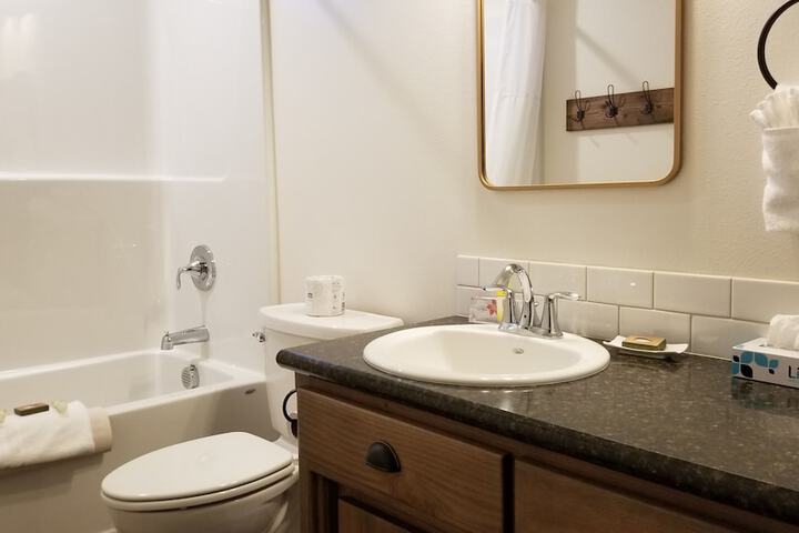 Room 33 of 235