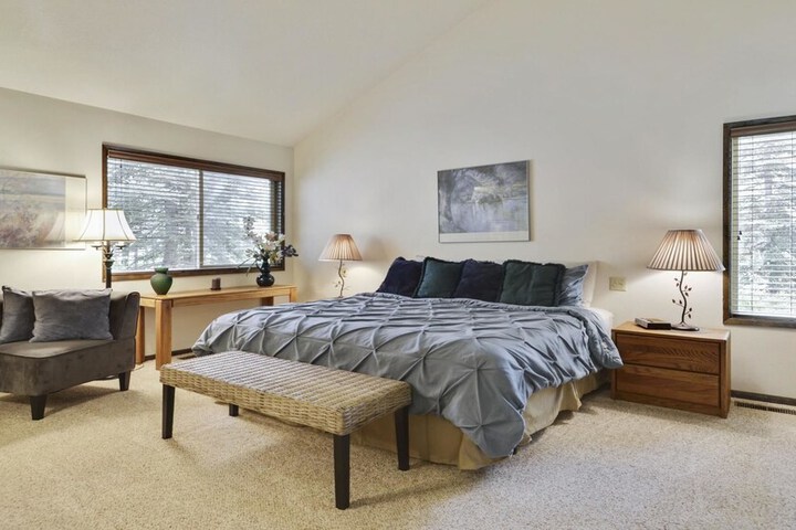 Meadowlark 4 Holiday Home