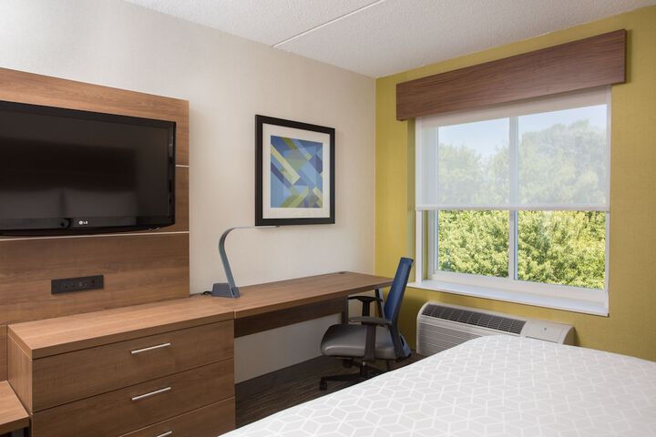 Room 16 of 44