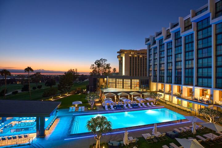 VEA Newport Beach a Marriott Resort & Spa