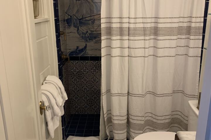 Room 54 of 72