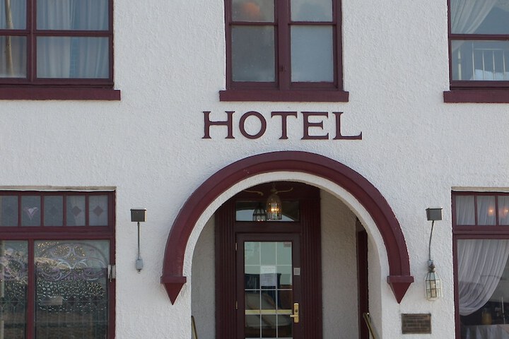 Van Gilder Hotel