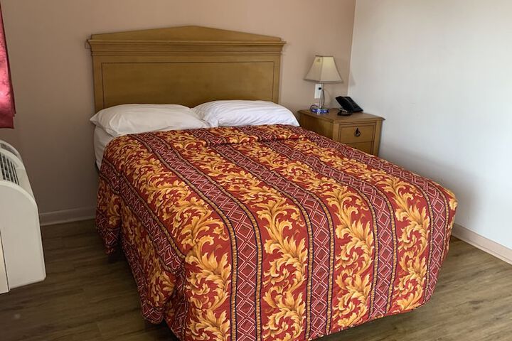 Room 15 of 23