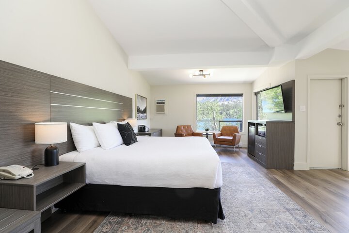 Bayshore Inn & Spa