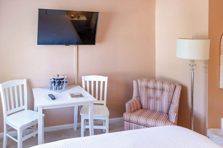 Room 32 of 153