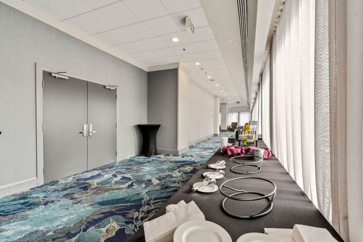 Ballroom/Hall 122 of 134