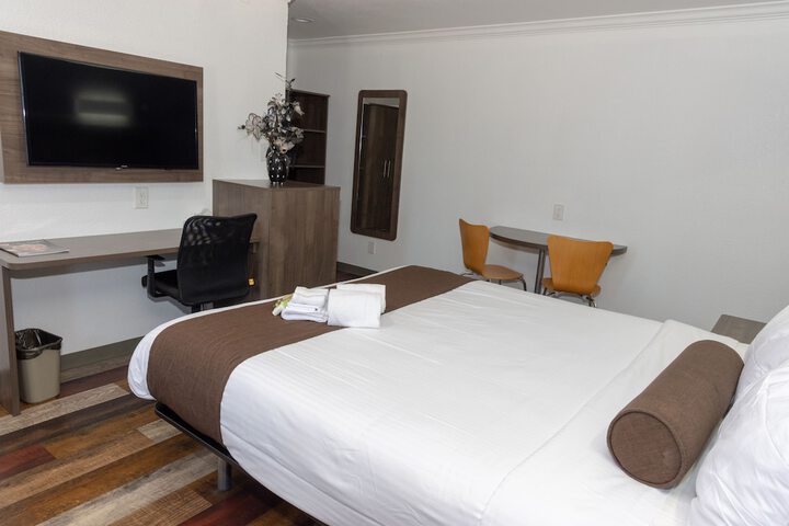 Room 11 of 26