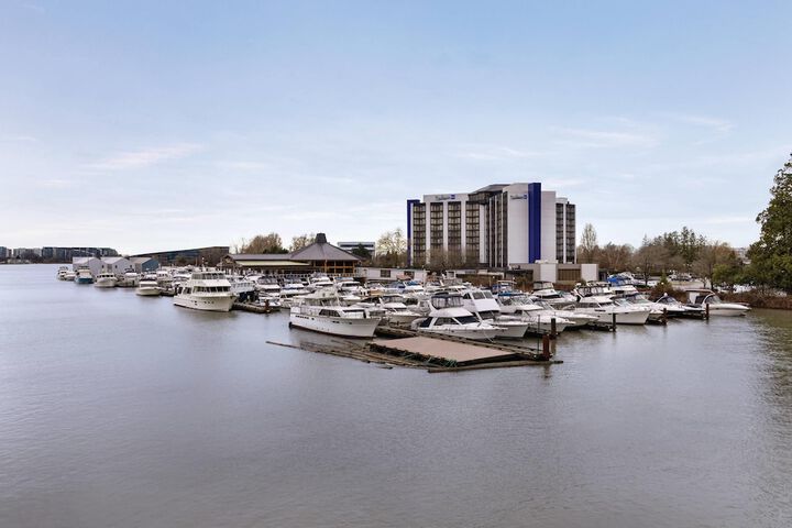 Radisson Blu Vancouver Airport Hotel & Marina