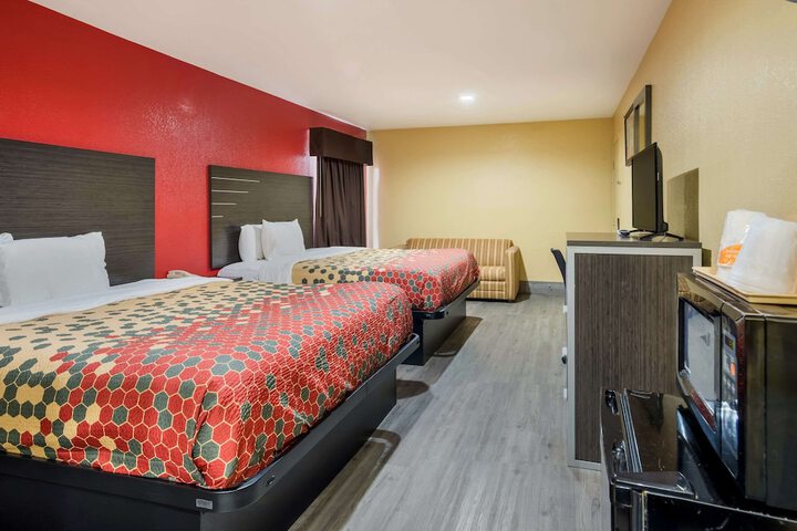 Room 14 of 27