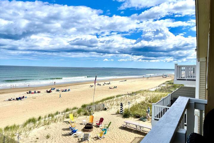 Oceanfront Penthouse with Family & Friends