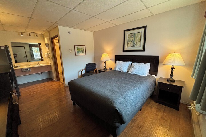 Room 5 of 28