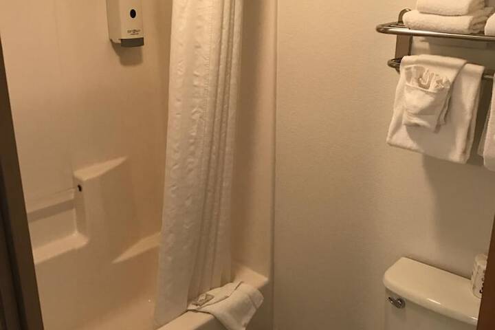 Room 13 of 23