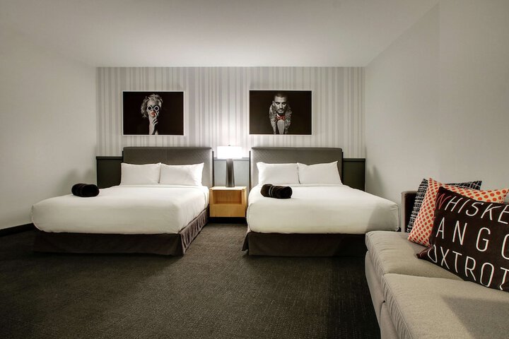 The Rose Chicago Tapestry Collection by Hilton