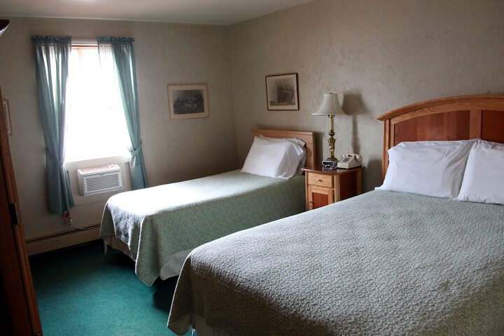 Room 9 of 37