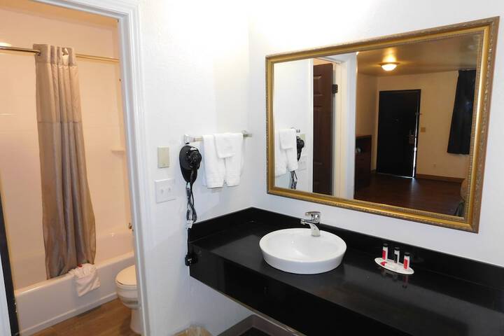 Room 17 of 47