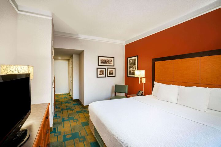 Room 16 of 60