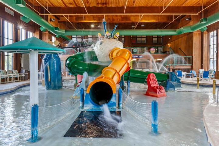 Polynesian Hotel Wisconsin Dells - Near Noahs Ark