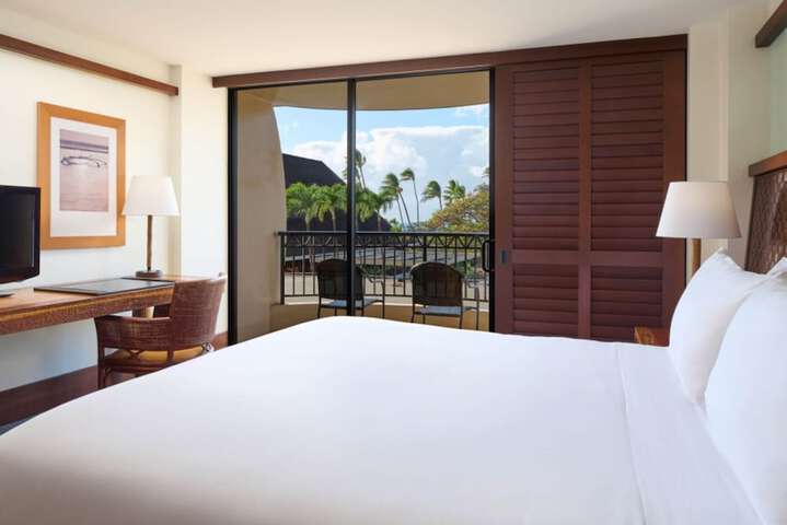 Royal Lahaina Resort & Bungalows