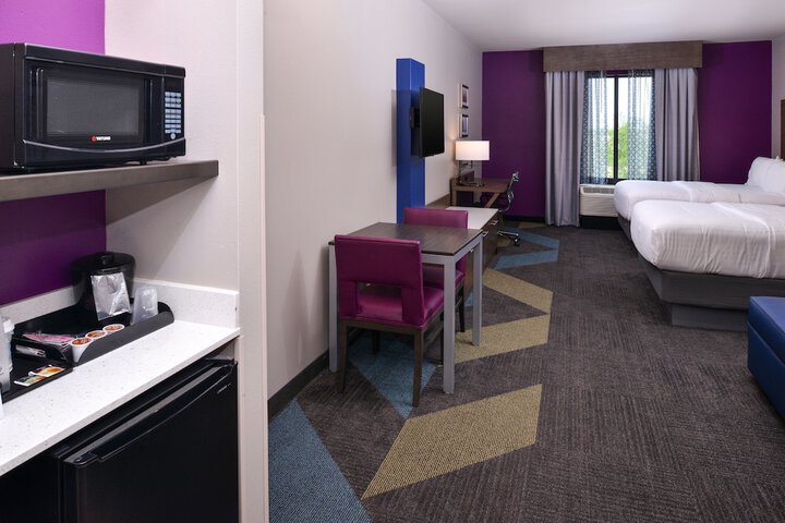 Holiday Inn Express & Suites Bryant - Benton Area by IHG
