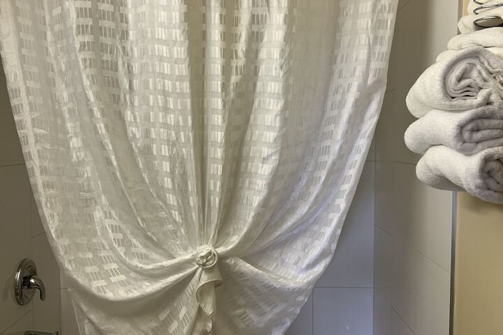 Room 46 of 60