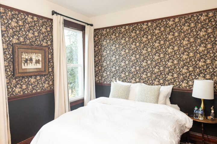 Room 32 of 48