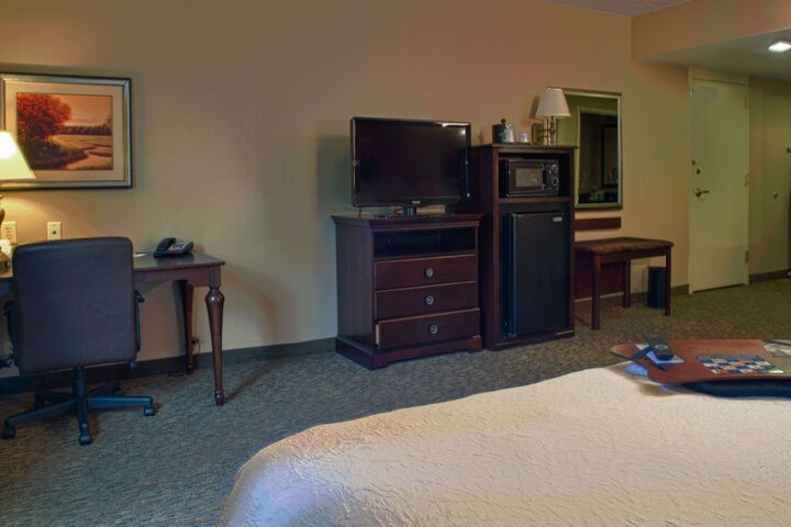Room 33 of 82
