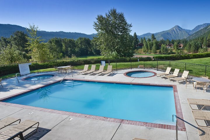 Pool 14 of 37