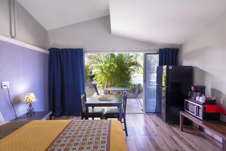 Room 28 of 50