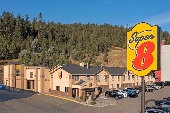Hotel 3 of 68
