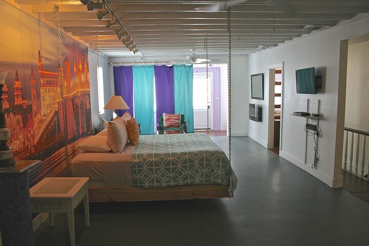 Room 11 of 42